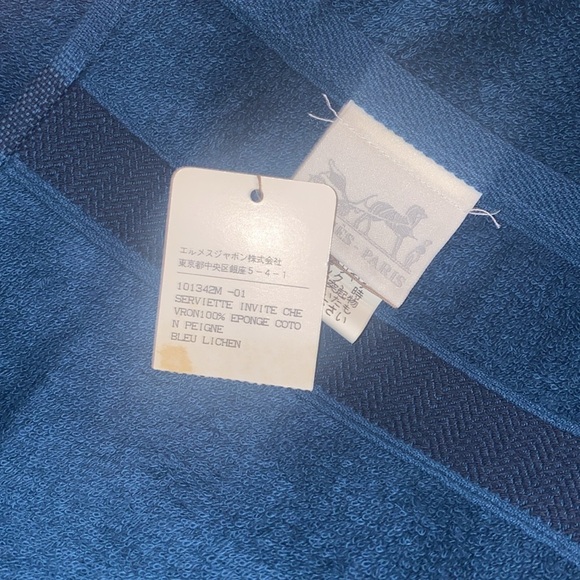 Hermes Towel Blue unisex in box and tag new - Picture 3 of 4